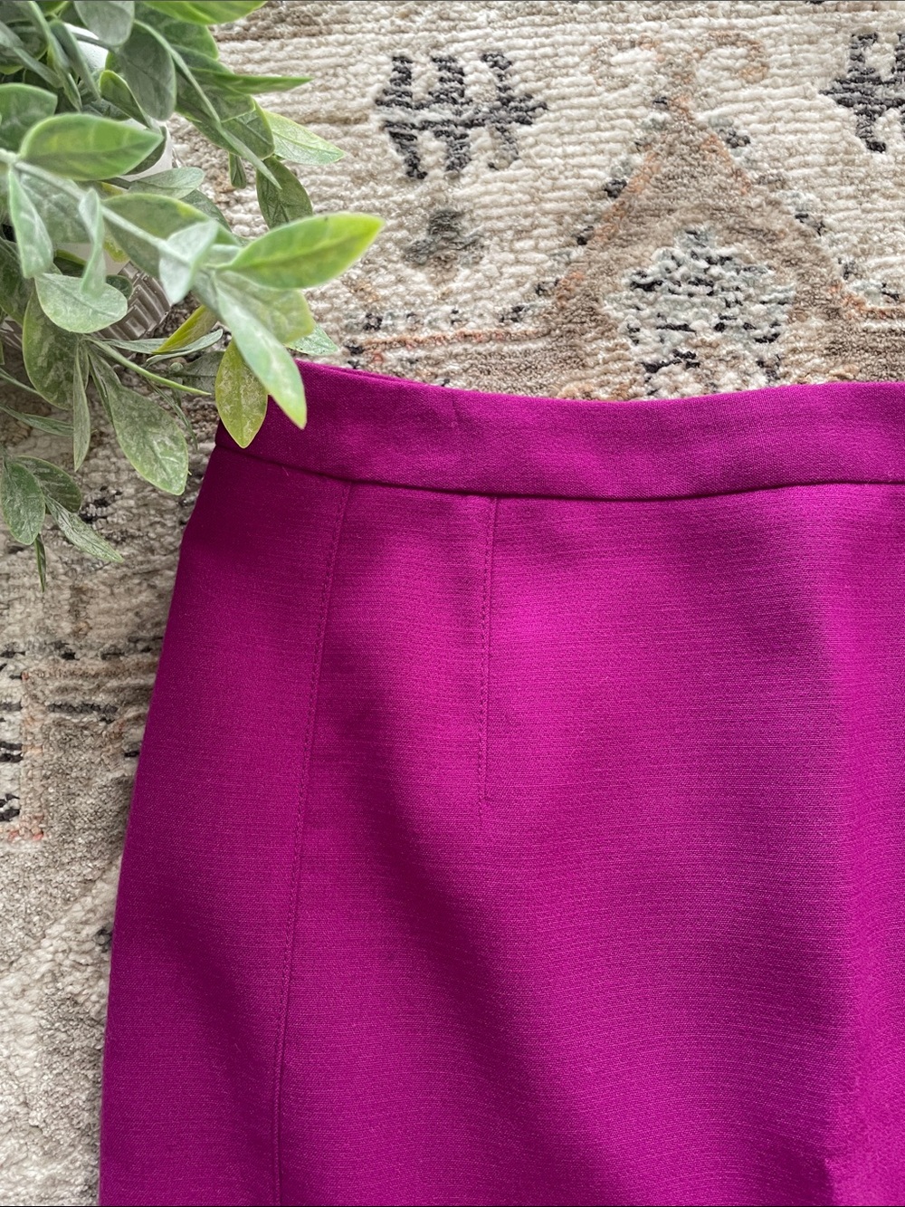RARE The Limited Fuchsia Pencil Skirt - Picture 4 of 10